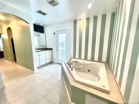 880 SE Degan Drive Port St Lucie FL 34983