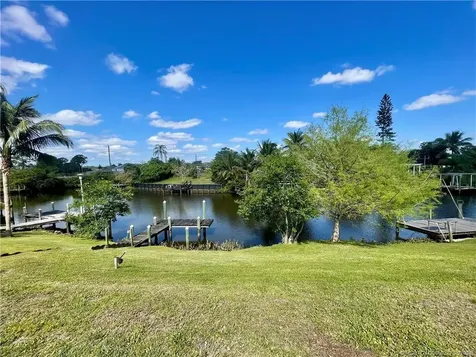 880 SE Degan Drive Port Saint Lucie FL 34983