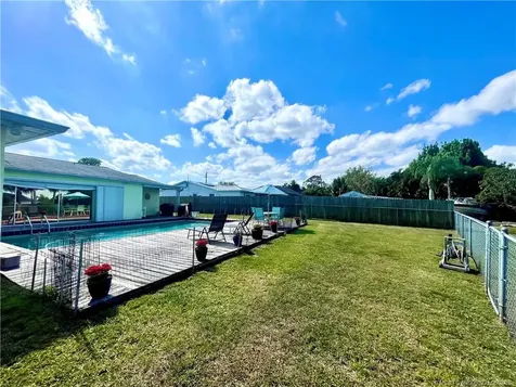 880 SE Degan Drive Port St Lucie FL 34983