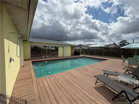 880 SE Degan Drive Port St Lucie FL 34983