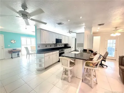 880 SE Degan Drive Port St Lucie FL 34983