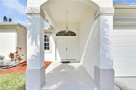 1842 SW Lennox Street Port St Lucie FL 34953