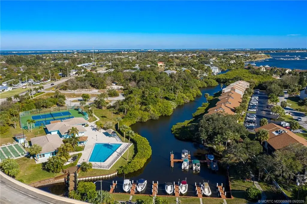 1585 NE Beacon Drive NE Jensen Beach FL 34957