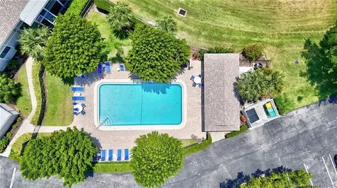 324 NE Golfview Circle Stuart FL 34996