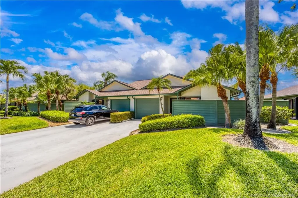 6785 SE Bunker Hill Drive Hobe Sound FL 33455