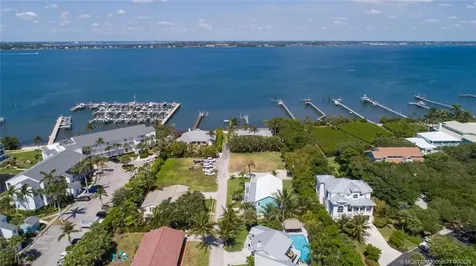 5157 NE Shore Village Terrace Stuart FL 34996