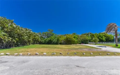 5157 NE Shore Village Terrace Stuart FL 34996