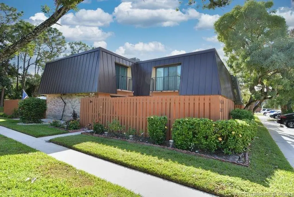 5760 SE Windsong Lane Stuart FL 34997