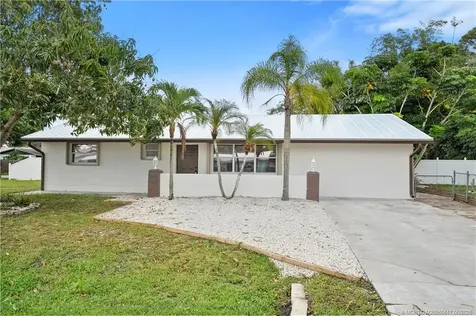 2184 SE Washington Street Stuart FL 34997