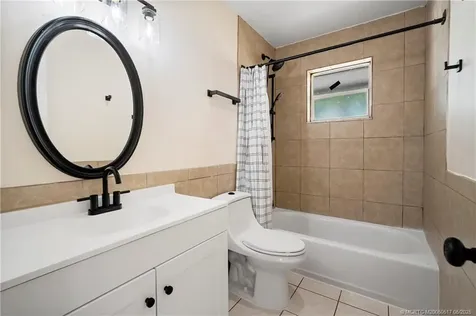 2184 SE Washington Street Stuart FL 34997