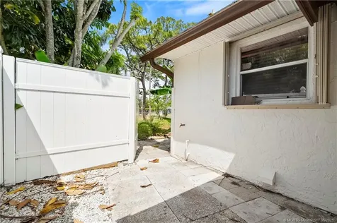 2184 SE Washington Street Stuart FL 34997