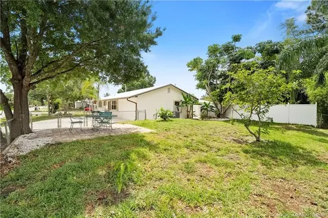2184 SE Washington Street Stuart FL 34997