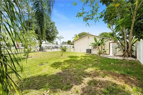 2184 SE Washington Street Stuart FL 34997