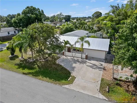 2184 SE Washington Street Stuart FL 34997