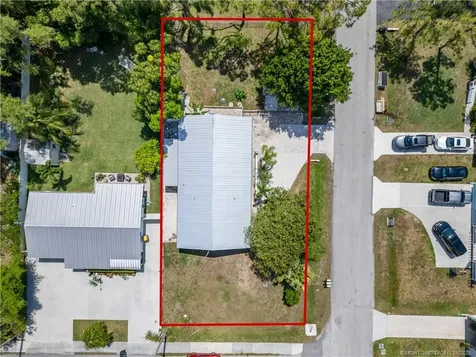 2184 SE Washington Street Stuart FL 34997