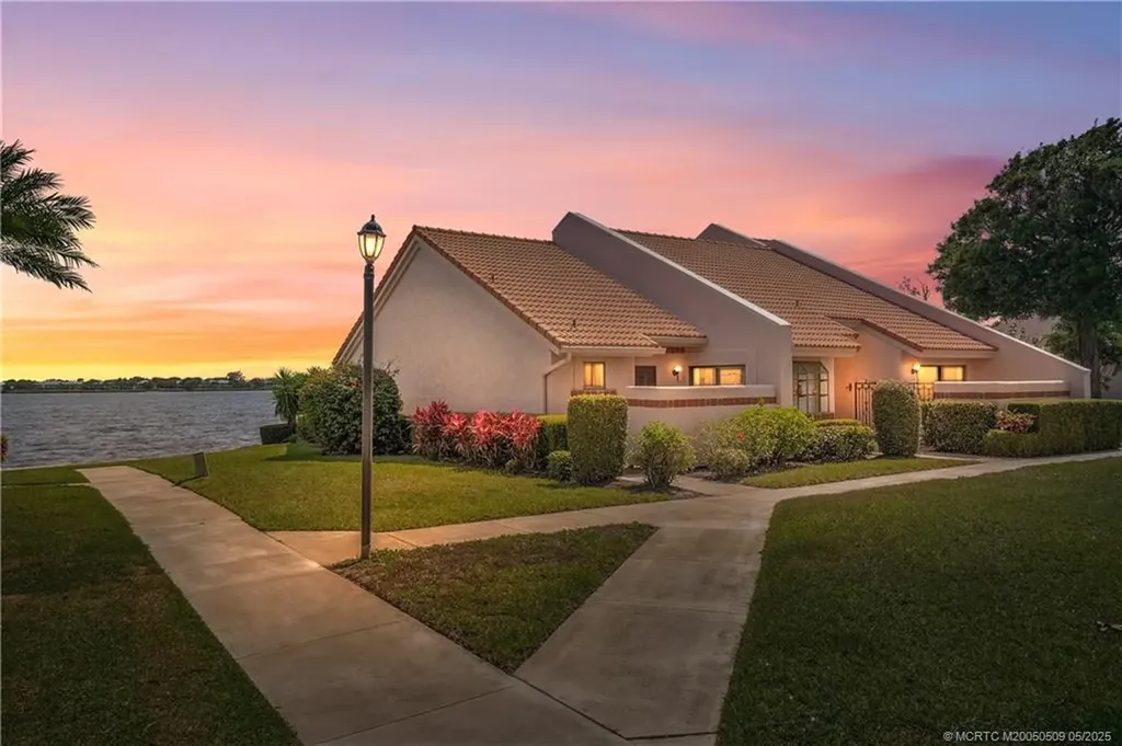 3523 SE Sandpiper Circle Port Saint Lucie FL 34952
