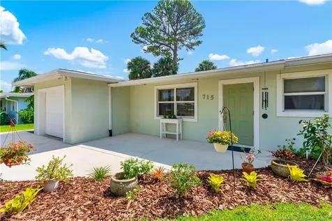 715 SE Alamanda Way Stuart FL 34996