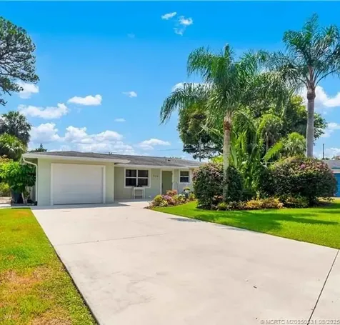 715 SE Alamanda Way Stuart FL 34996