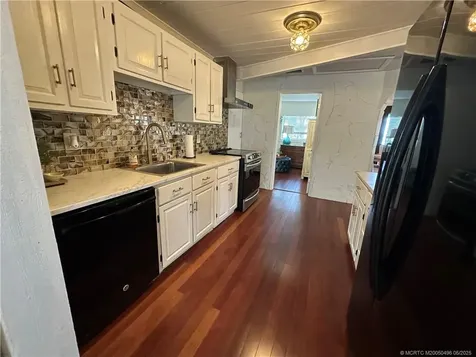 4490 NE Indian River Drive Jensen Beach FL 34957