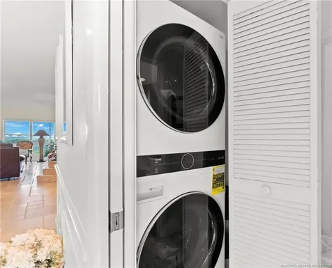 184 NE Edgewater Drive Stuart FL 34996