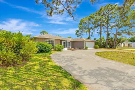 102 SE Crosspoint Drive Port St Lucie FL 34983