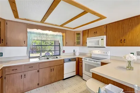 102 SE Crosspoint Drive Port St Lucie FL 34983