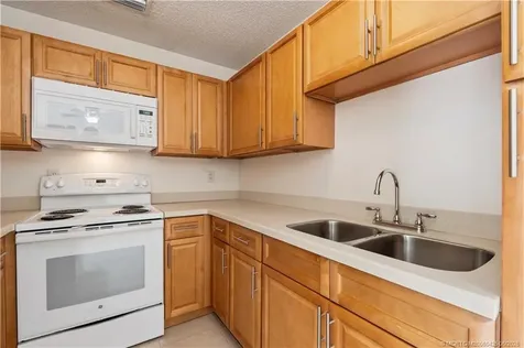 5851 SE Wesley Avenue Stuart FL 34997