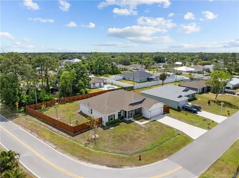 1317 SE Odonnell Lane Port St Lucie FL 34983