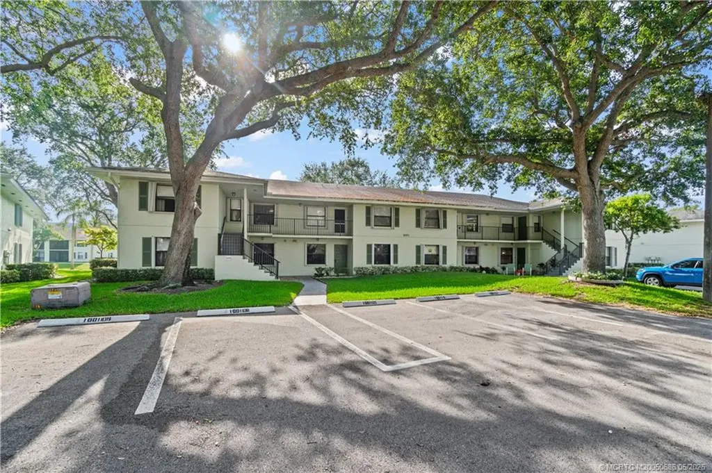 1001 Sabal Ridge Circle Palm Beach Gardens FL 33418