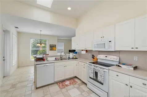 579 SE Meadow Wood Way Stuart FL 34997