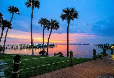 4680 NE Sandpebble Trace Stuart FL 34996