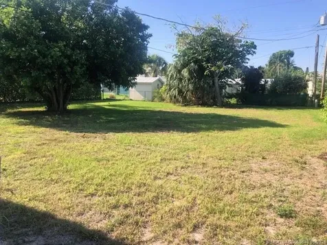 1144 NE Crown Terrace Jensen Beach FL 34957