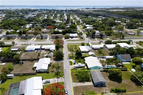 1144 NE Crown Terrace Jensen Beach FL 34957