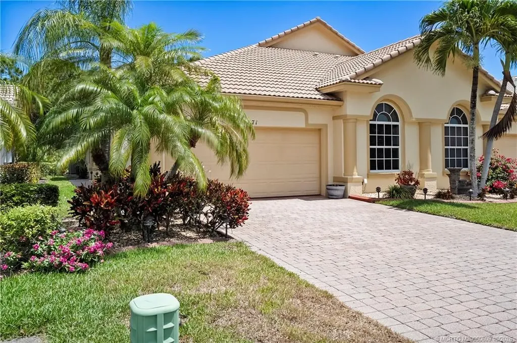 871 NW Red Pine Way Jensen Beach FL 34957