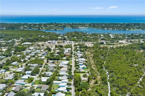 9333 SE Saturn Street Hobe Sound FL 33455