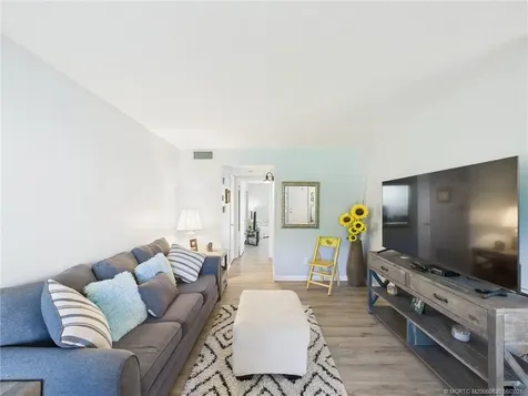 96 Spring Lake Drive Vero Beach FL 32962