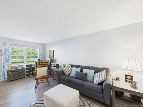 96 Spring Lake Drive Vero Beach FL 32962