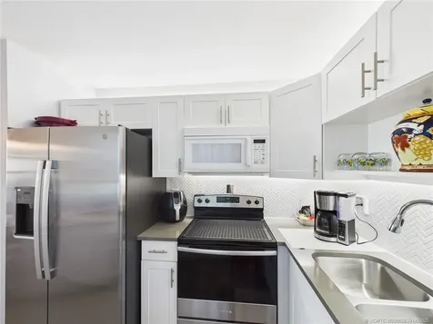 96 Spring Lake Drive Vero Beach FL 32962