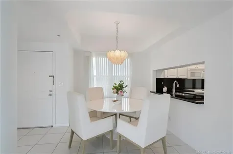 221 NE Plantation Road Stuart FL 34996