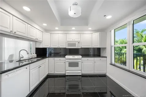 221 NE Plantation Road Stuart FL 34996