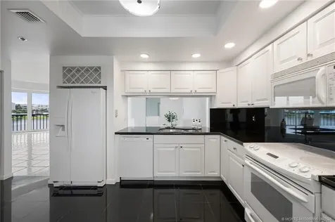 221 NE Plantation Road Stuart FL 34996