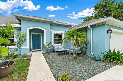 363 SW Film Avenue Port St Lucie FL 34953
