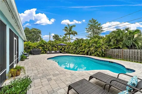 363 SW Film Avenue Port St Lucie FL 34953