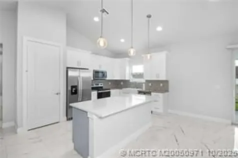 5842 NW Windy Pines Lane Port St Lucie FL 34986