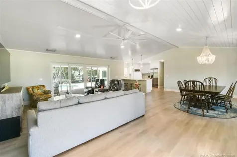 8318 SE Coconut Street Hobe Sound FL 33455