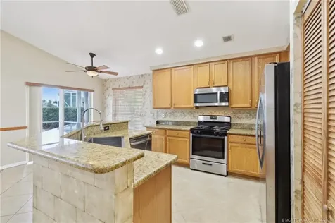 907 SE Westminster Place Stuart FL 34997