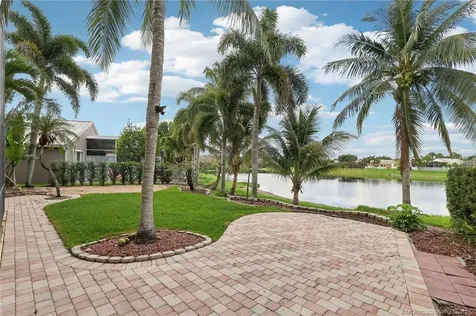 907 SE Westminster Place Stuart FL 34997