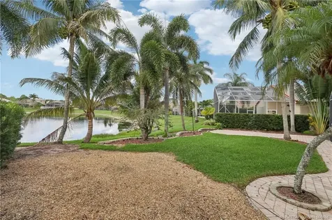 907 SE Westminster Place Stuart FL 34997
