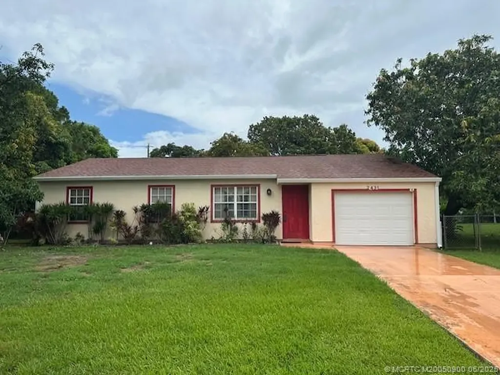 2431 SE Robin Circle Port Saint Lucie FL 34952