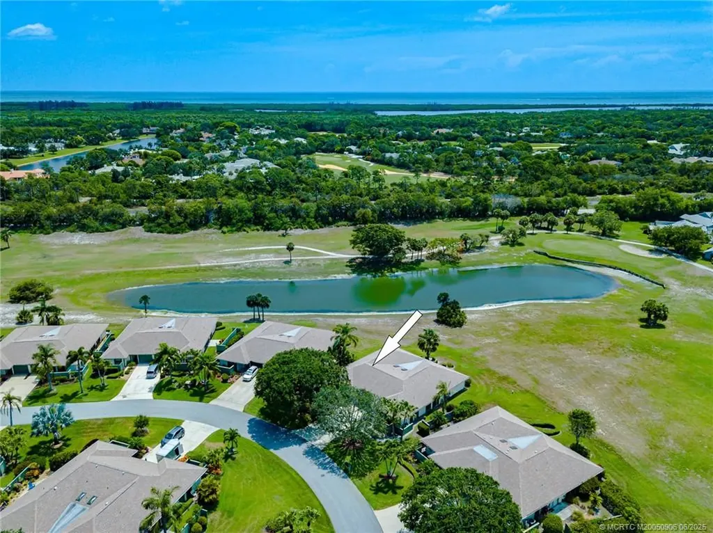 6896 SE Bunker Hill Drive Hobe Sound FL 33455